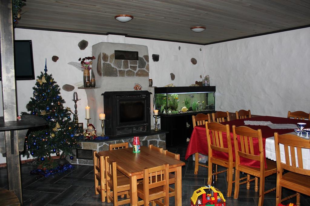 Krapi Guesthouse Treimani Стая снимка