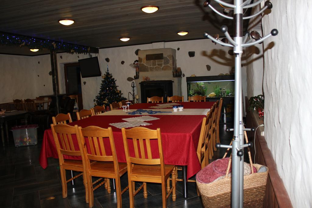 Krapi Guesthouse Treimani Стая снимка
