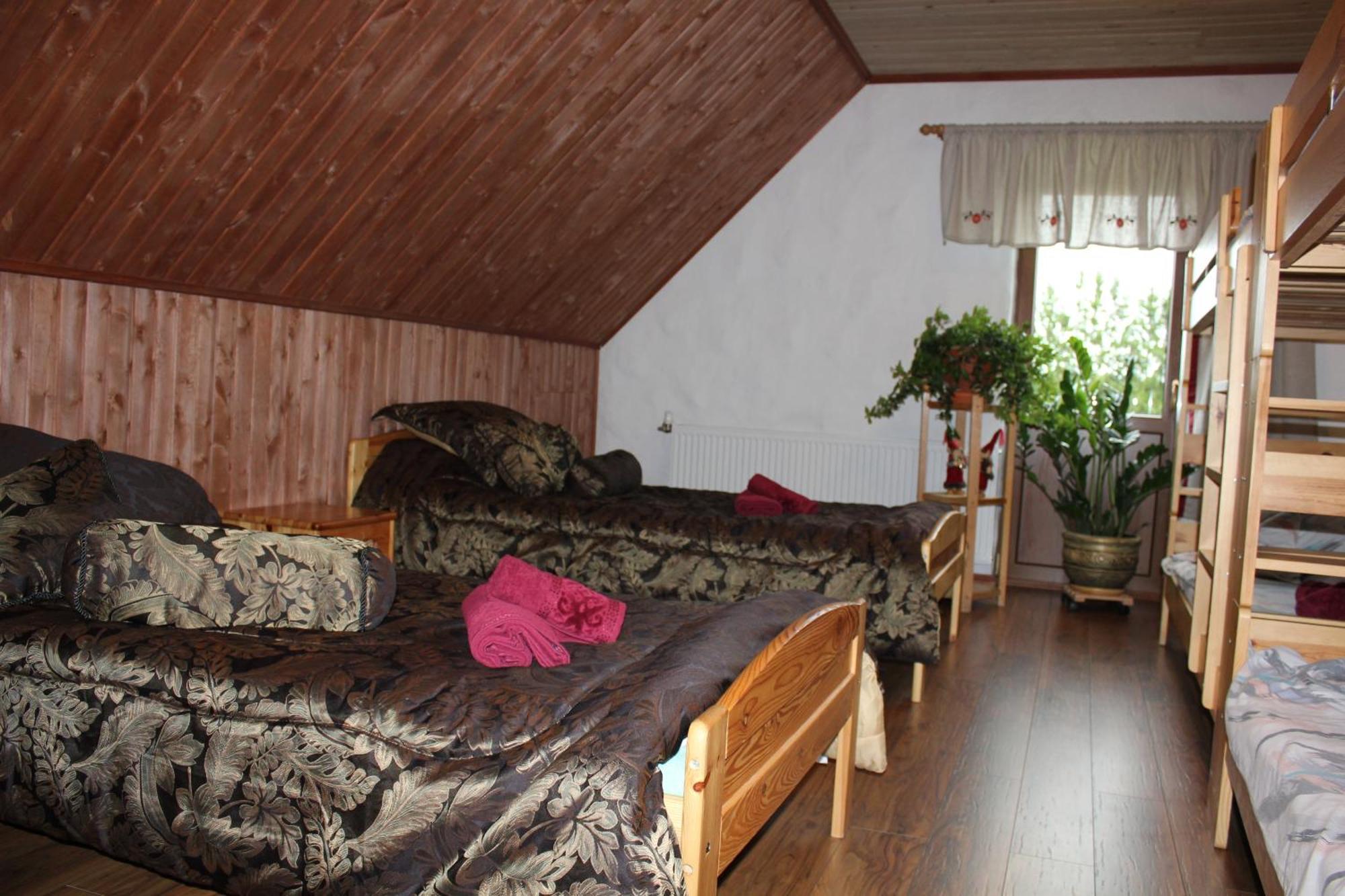 Krapi Guesthouse Treimani Стая снимка