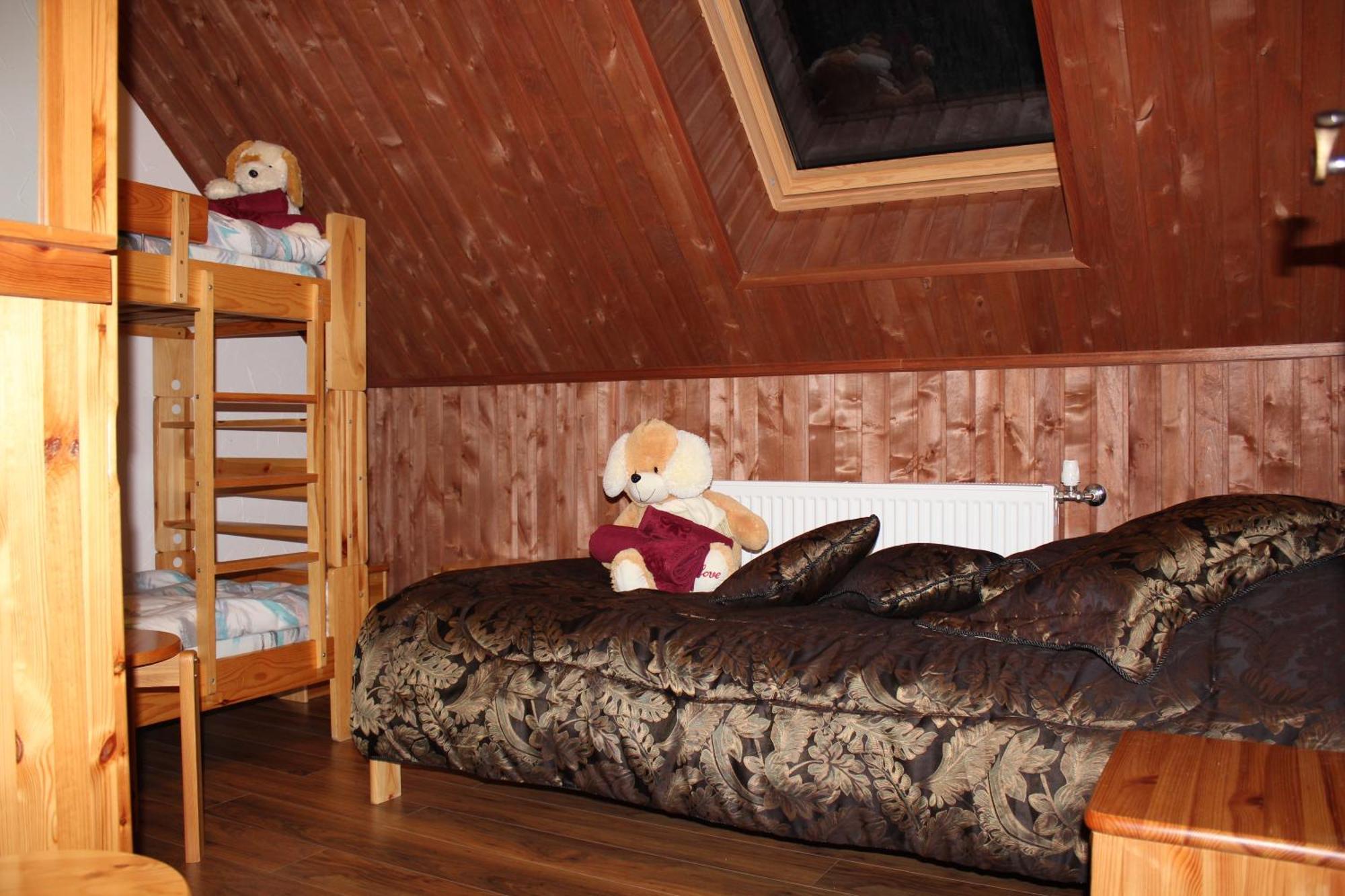 Krapi Guesthouse Treimani Стая снимка