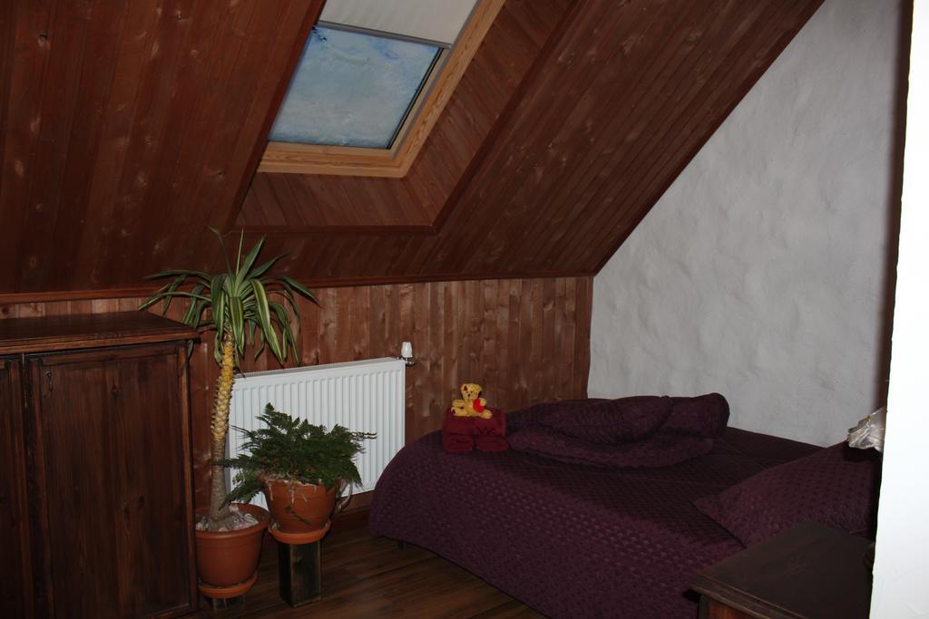 Krapi Guesthouse Treimani Стая снимка