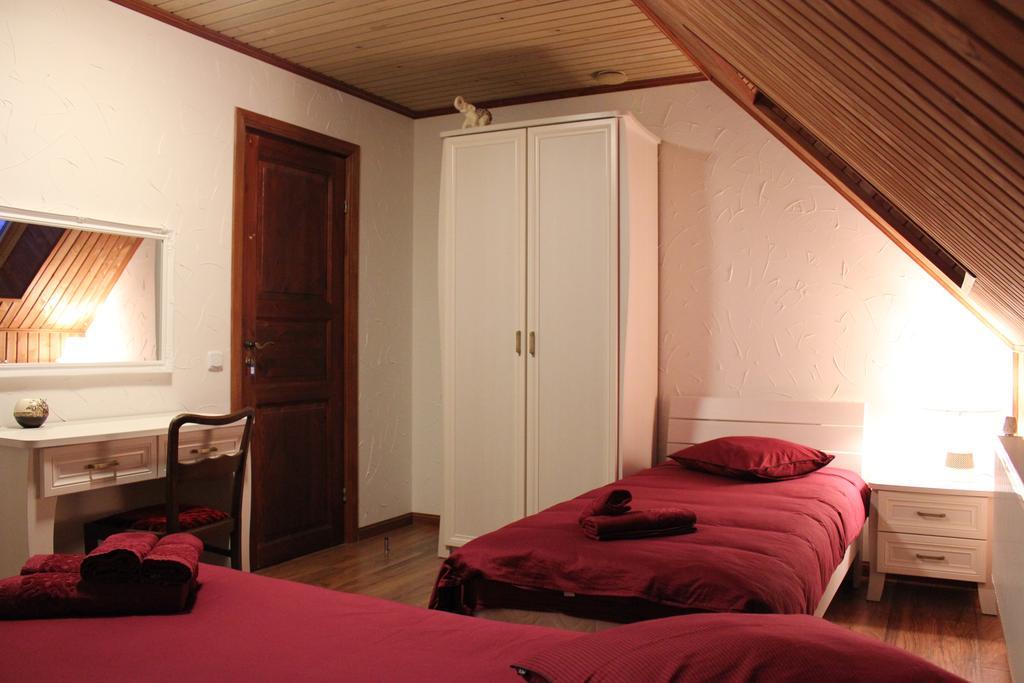 Krapi Guesthouse Treimani Стая снимка
