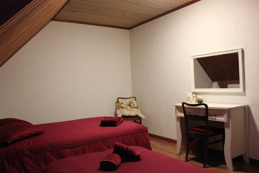 Krapi Guesthouse Treimani Стая снимка
