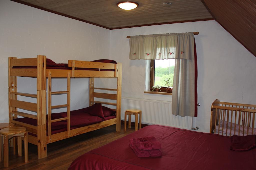 Krapi Guesthouse Treimani Стая снимка