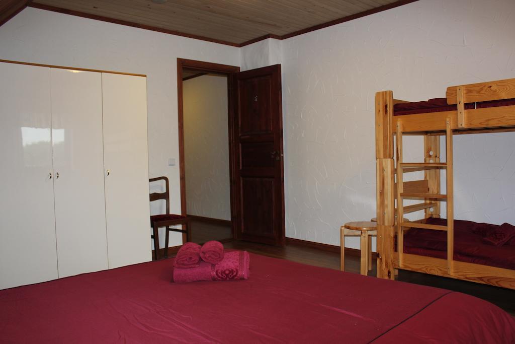 Krapi Guesthouse Treimani Стая снимка
