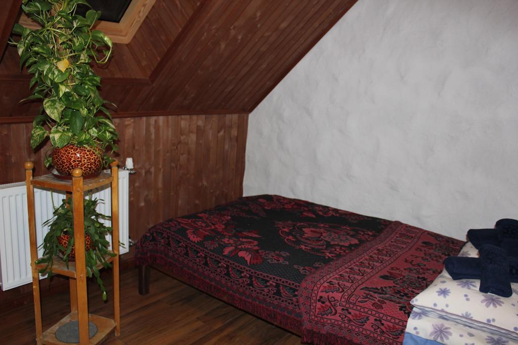 Krapi Guesthouse Treimani Стая снимка
