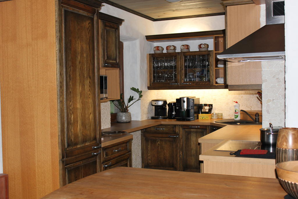 Krapi Guesthouse Treimani Стая снимка