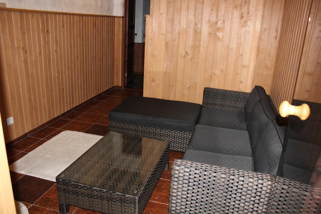 Krapi Guesthouse Treimani Стая снимка