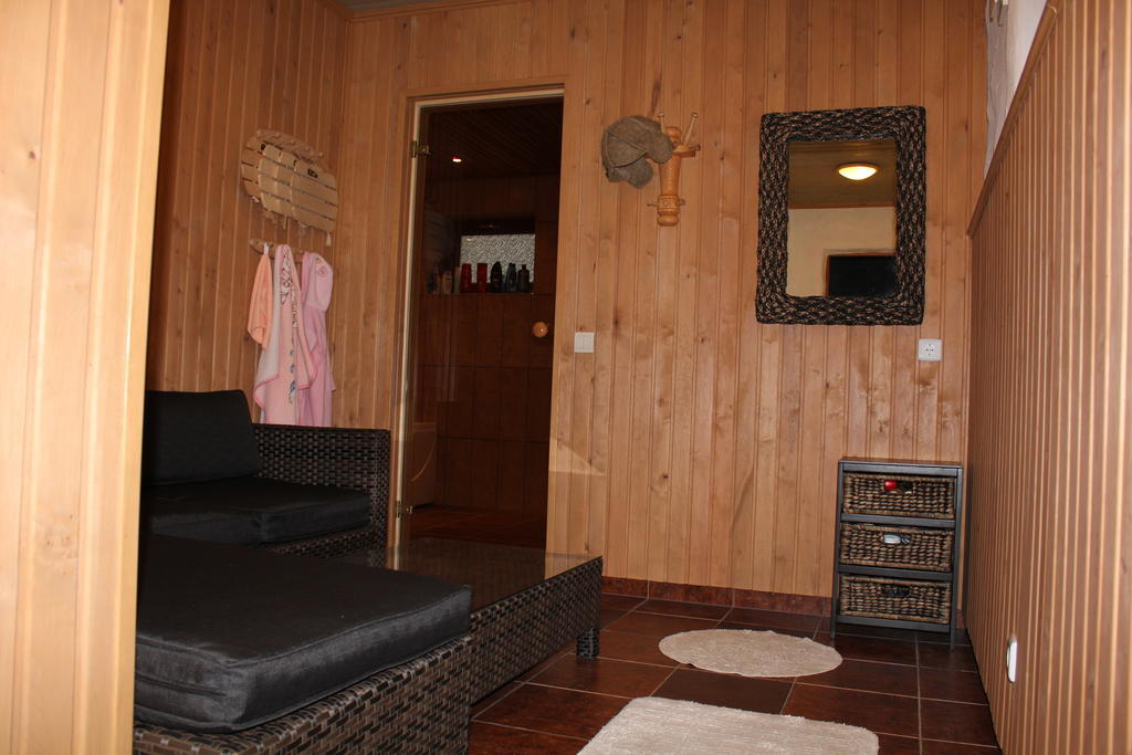 Krapi Guesthouse Treimani Екстериор снимка