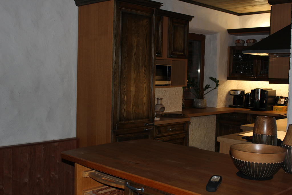 Krapi Guesthouse Treimani Стая снимка