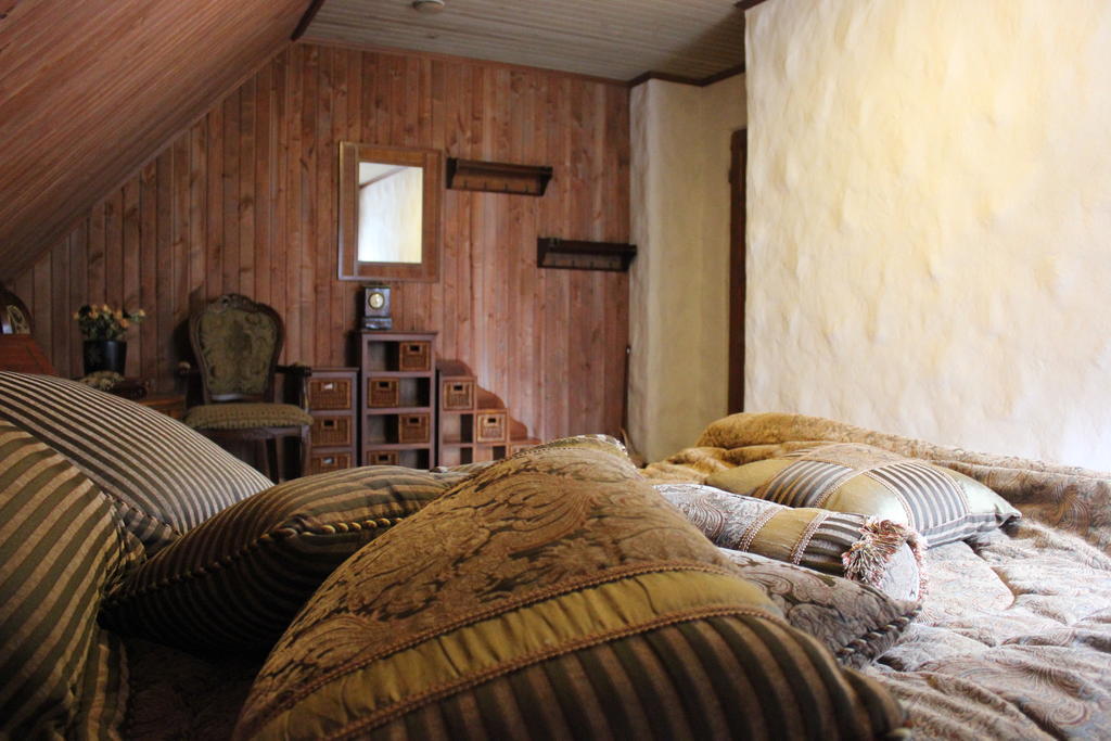 Krapi Guesthouse Treimani Стая снимка