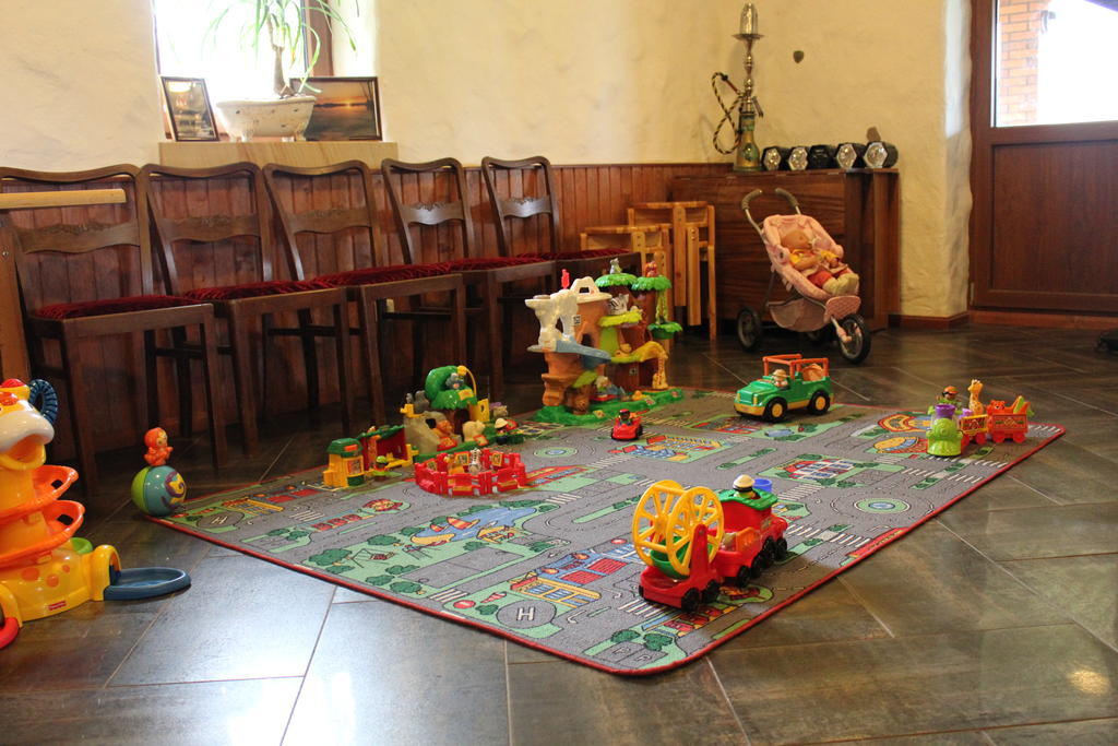 Krapi Guesthouse Treimani Екстериор снимка