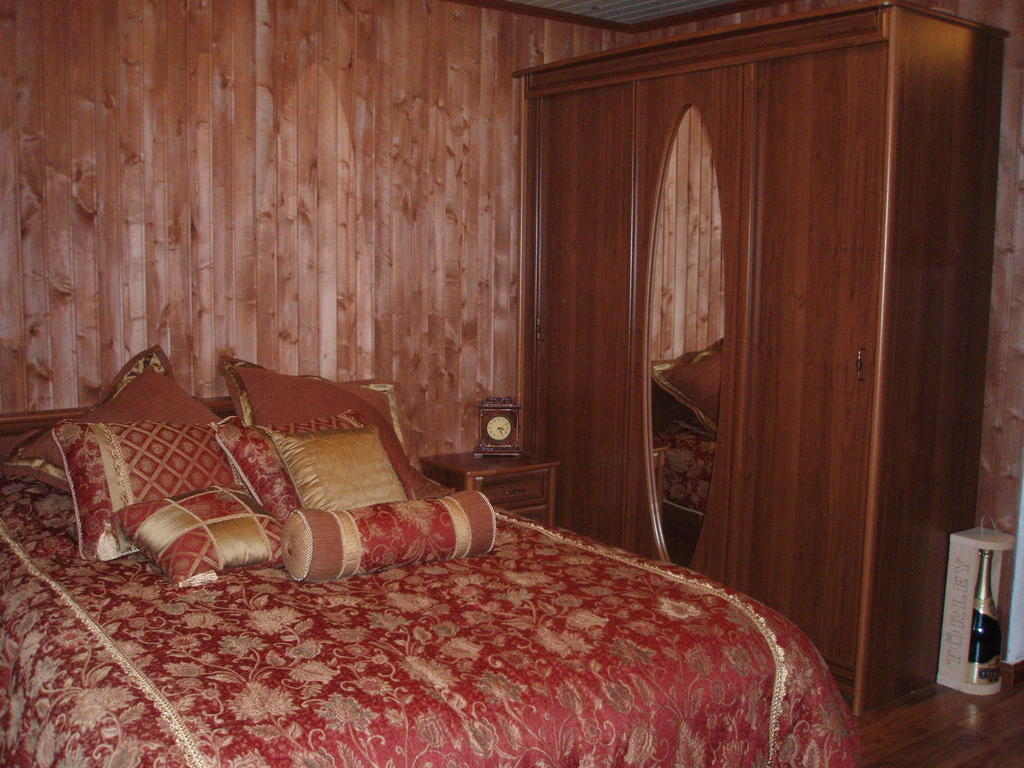 Krapi Guesthouse Treimani Стая снимка
