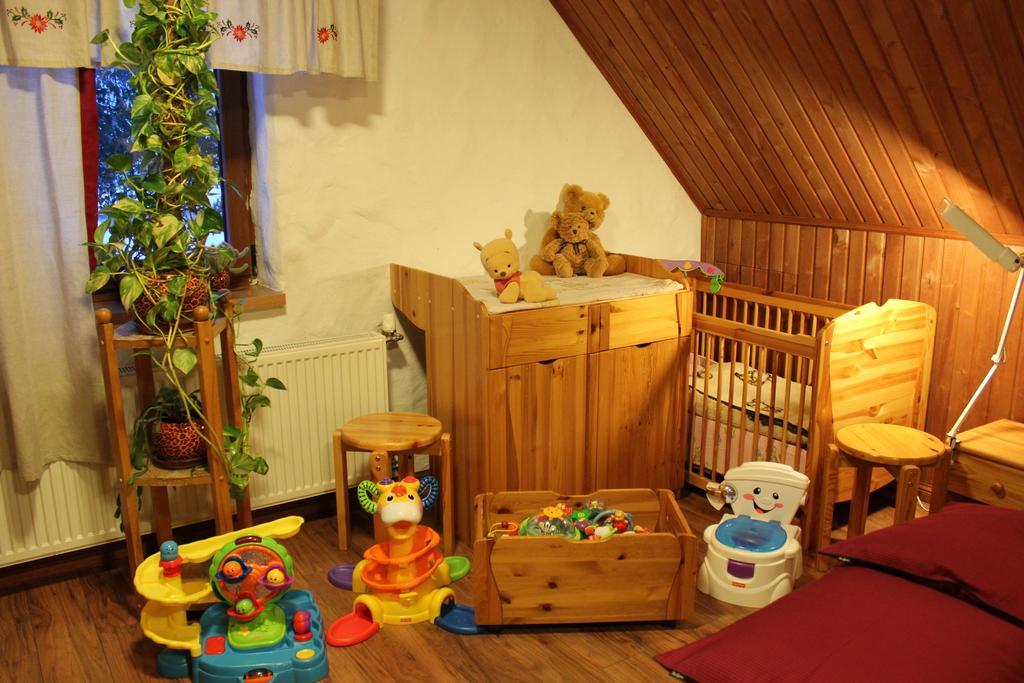 Krapi Guesthouse Treimani Екстериор снимка