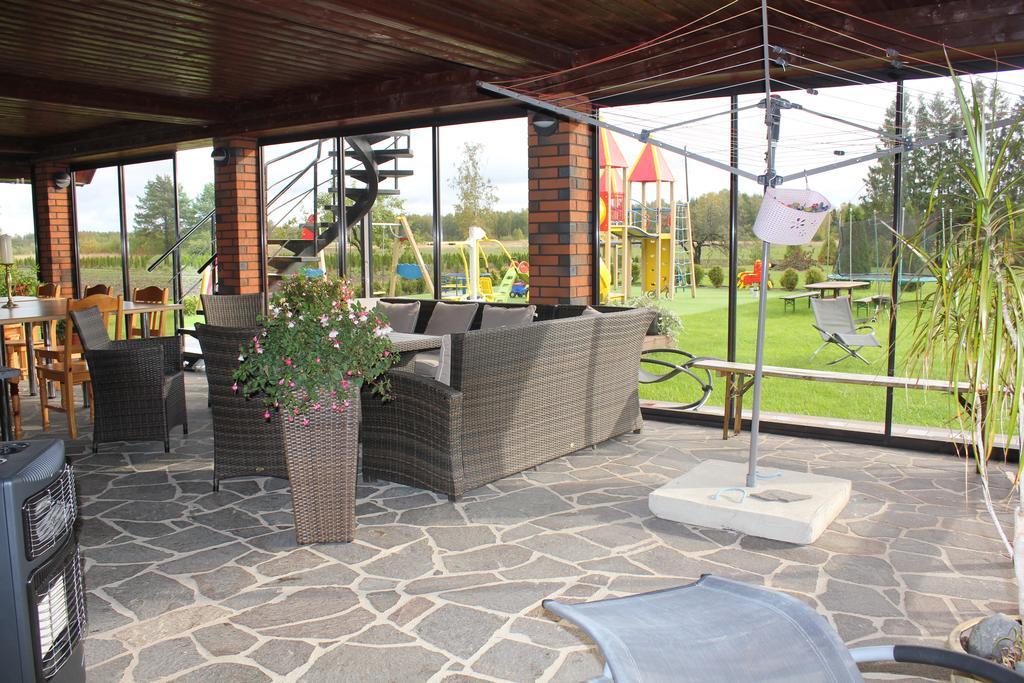 Krapi Guesthouse Treimani Екстериор снимка