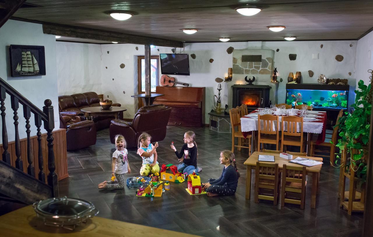 Krapi Guesthouse Treimani Екстериор снимка