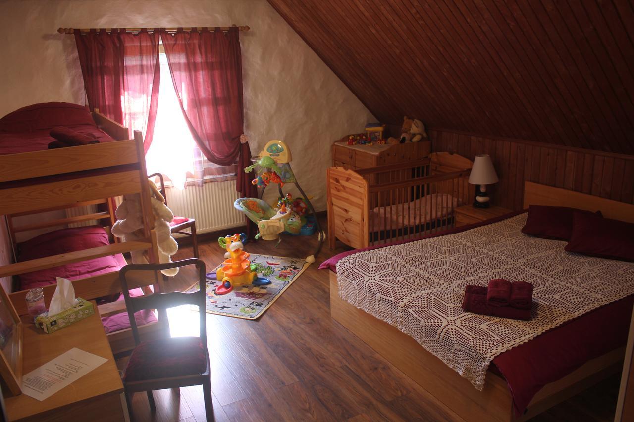 Krapi Guesthouse Treimani Екстериор снимка